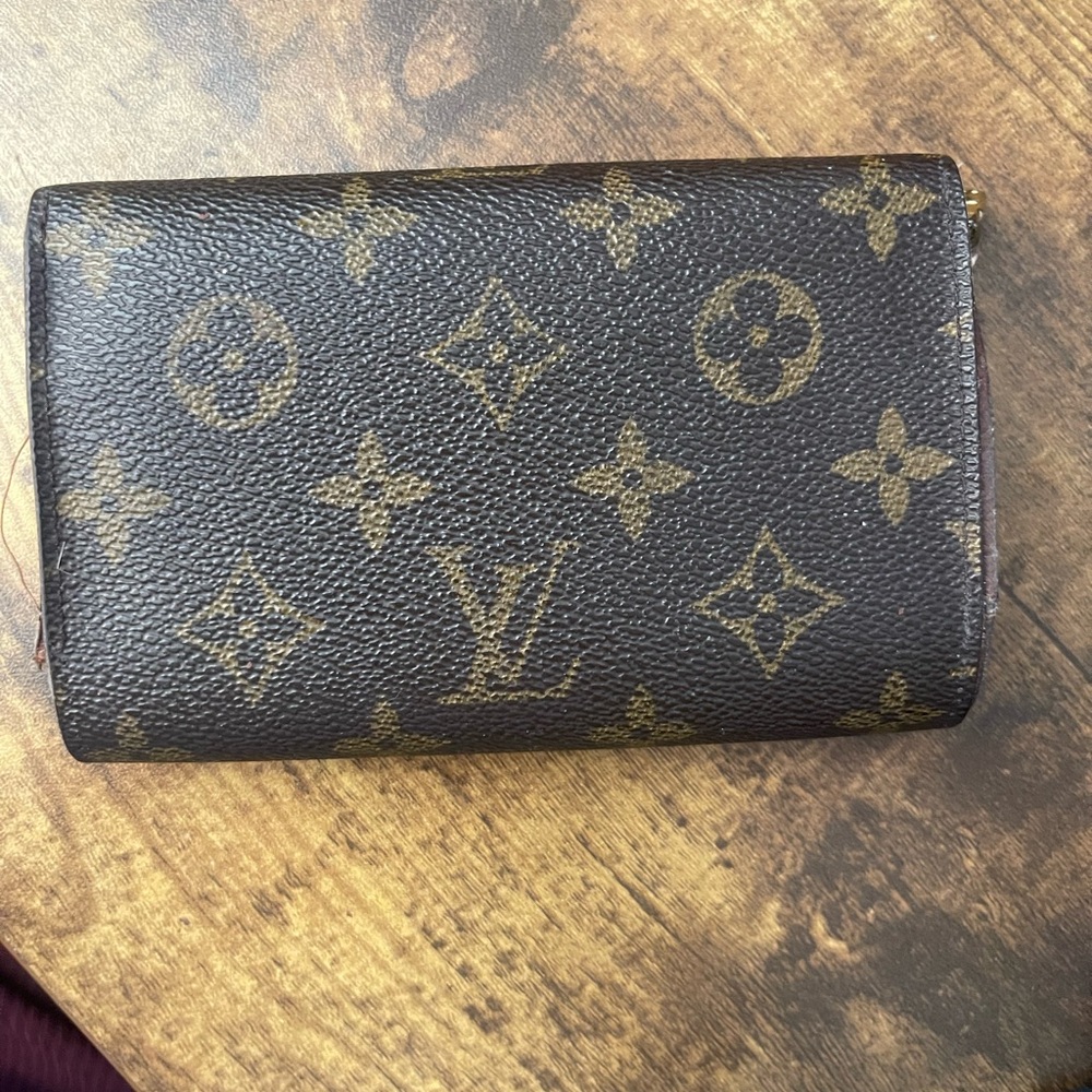 Vintage LV wallet, only two owners.